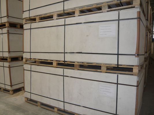 เครื่องขึ้นรูปสูญญากาศพลาสติก พร้อมแหล่งอากาศ 0.8 - 1 MPa กำลังไฟความร้อน 48 / 68 KW