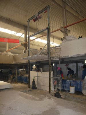 เครื่องขึ้นรูปพลาสติก PVC แบบสูญญากาศ สำหรับวัสดุบรรจุภัณฑ์ภายนอก / กระดานเครื่องเขียน