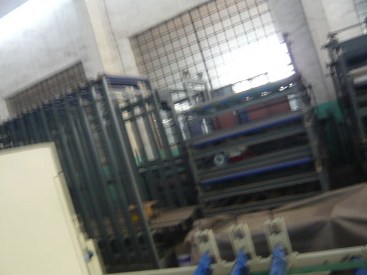 เครื่องทำประตูขนาด 1.5 * 18 เมตร สำหรับประตูไฟเบอร์ซีเมนต์ พร้อมพื้นผิวเหล็กที่ประหยัดพลังงาน