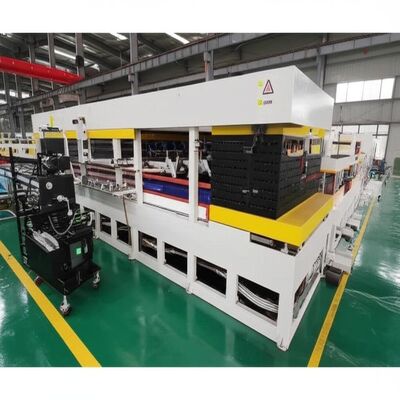 เครื่องจักรแผงแซนวิชอบความร้อนพร้อมใบมีดโกน Cr12 สำหรับการผลิตแผงผนังด้านหลังยาว 32 เมตร